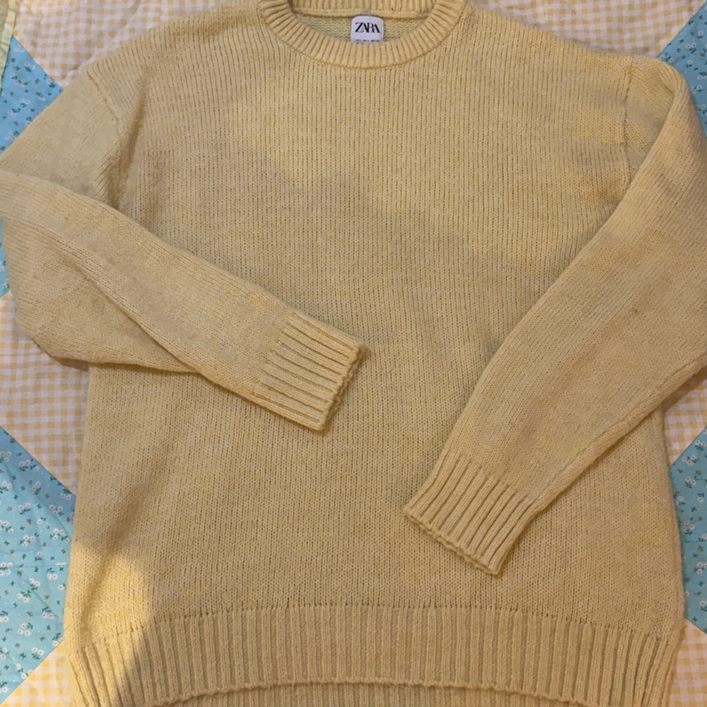 Zara Men's Light Yellow Crewneck Sweater